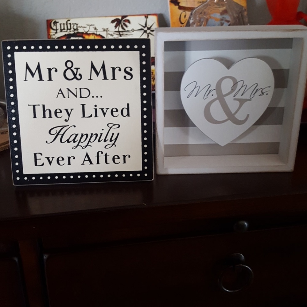 Two wedding Mr & Mrs desktop signs